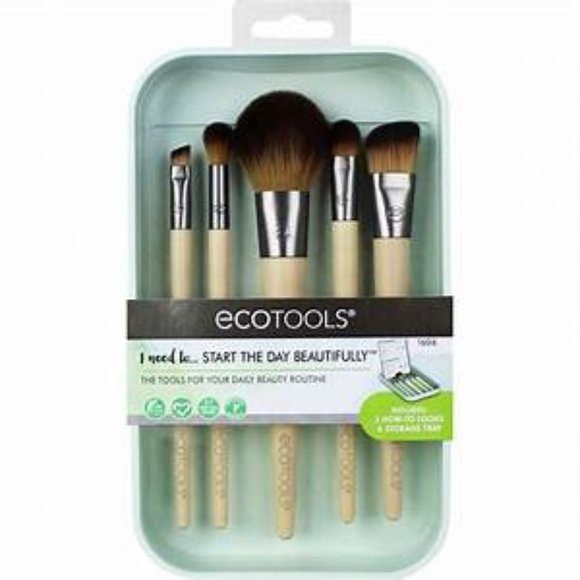 Other - NWT Make Up Brush Set